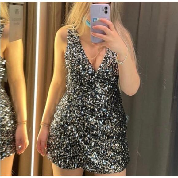 ZARA BLOGGER FAVORITE SHORT SEQUIN JUMPSUIT SILVER - Picture 2 of 12